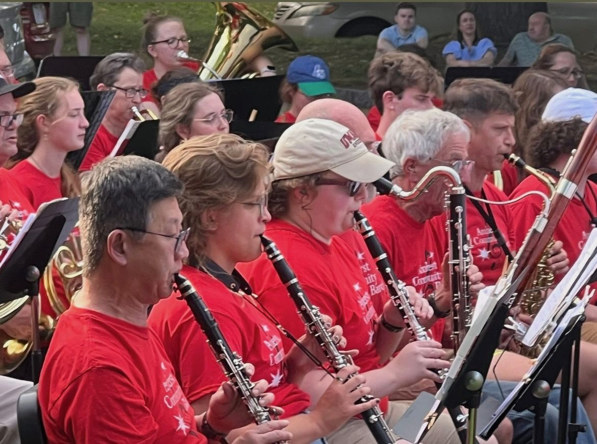 Clarinets playing